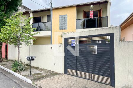 Casa à venda com 82m², 2 quartos e 1 vagaFachada + plaquinha