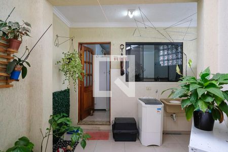 Casa à venda com 82m², 2 quartos e 1 vagaÁrea de serviço