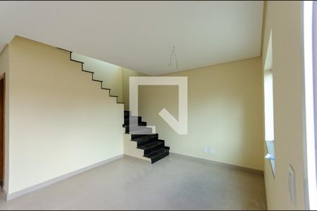 Casa de condomínio à venda com 96m², 3 quartos e 3 vagas Casa de condomínio à venda com 96m², 3 quartos e 3 vagasSala