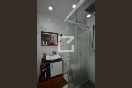 Apartamento para alugar com 60m², 2 quartos e sem vagaBanheiro da Suíte