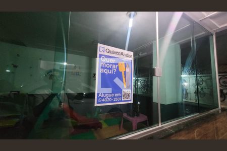 Apartamento para alugar com 60m², 2 quartos e sem vagaPlaca instalada