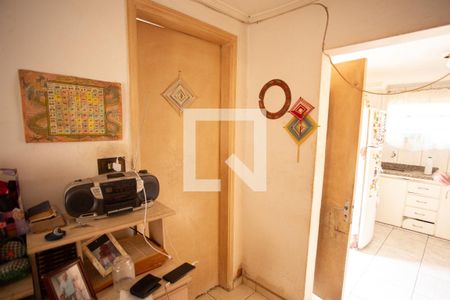 Casa à venda com 200m², 4 quartos e 2 vagasCASA DOS FUNDOS