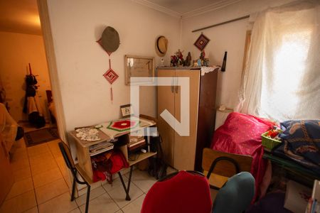 Casa à venda com 200m², 4 quartos e 2 vagasCASA DOS FUNDOS