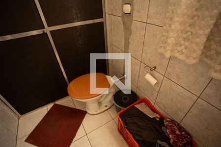 Casa à venda com 200m², 4 quartos e 2 vagasCASA DOS FUNDOS