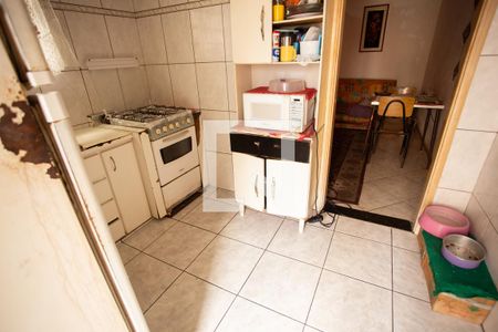 Casa à venda com 200m², 4 quartos e 2 vagasCASA DOS FUNDOS