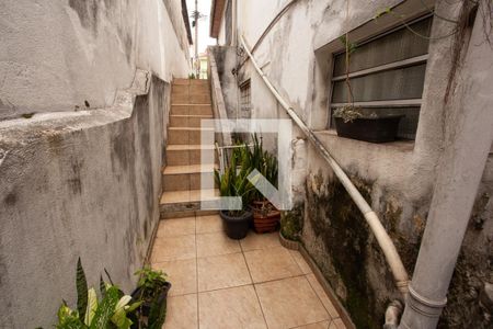 Casa à venda com 200m², 4 quartos e 2 vagasCASA DOS FUNDOS