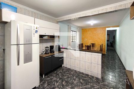 Casa à venda com 100m², 3 quartos e 2 vagasCozinha 