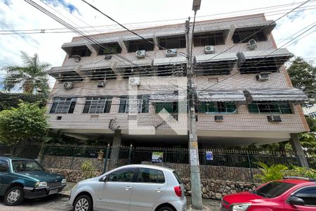 Apartamento à venda com 72m², 2 quartos e 1 vaga Apartamento à venda com 72m², 2 quartos e 1 vagaFachada