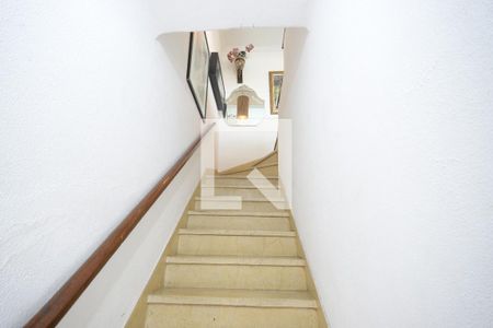 Casa à venda com 190m², 4 quartos e 3 vagasEscada