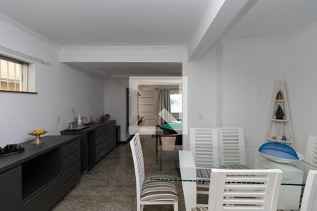 Casa para alugar com 300m², 5 quartos e 3 vagas Casa para alugar com 300m², 5 quartos e 3 vagasCopa