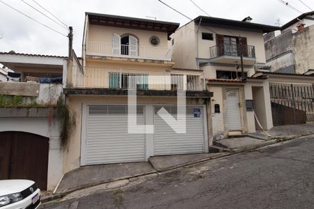 Casa para alugar com 300m², 5 quartos e 3 vagas Casa para alugar com 300m², 5 quartos e 3 vagasFachada