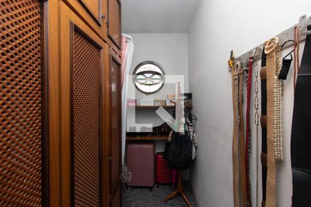 Casa para alugar com 300m², 5 quartos e 3 vagas Casa para alugar com 300m², 5 quartos e 3 vagasCloset da suíte 3