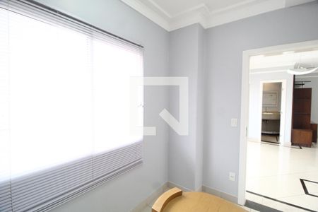 Apartamento para alugar com 217m², 3 quartos e 2 vagasEscritório