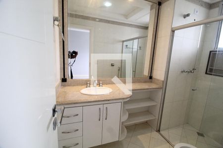 Apartamento para alugar com 217m², 3 quartos e 2 vagasBanheiro da Suíte 1