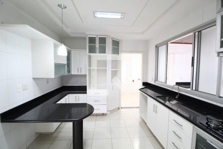 Apartamento para alugar com 217m², 3 quartos e 2 vagasCozinha