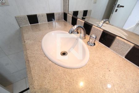 Apartamento para alugar com 217m², 3 quartos e 2 vagasBanheiro da Suíte 2