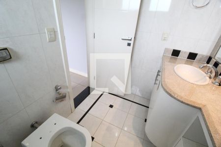 Apartamento para alugar com 217m², 3 quartos e 2 vagasBanheiro da Suíte 2