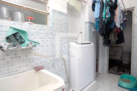 Apartamento à venda com 159m², 3 quartos e 1 vagaÁrea de Serviço + Despensa + Banheiro 3 Lavabo Serviço