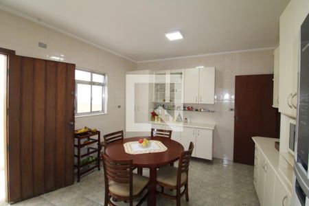 Casa à venda com 396m², 9 quartos e 4 vagasCozinha 2
