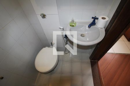 Casa à venda com 396m², 9 quartos e 4 vagasBanheiro 2