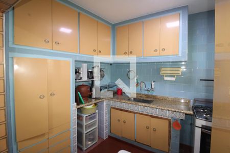 Casa à venda com 396m², 9 quartos e 4 vagasCasa 2