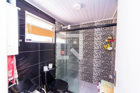 Casa à venda com 250m², 3 quartos e 3 vagas Casa à venda com 250m², 3 quartos e 3 vagasEdícula - Banheiro