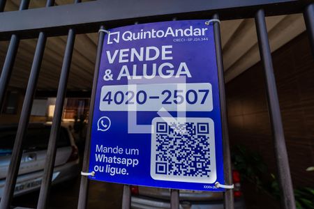 Casa à venda com 250m², 3 quartos e 3 vagas Casa à venda com 250m², 3 quartos e 3 vagasPlaca