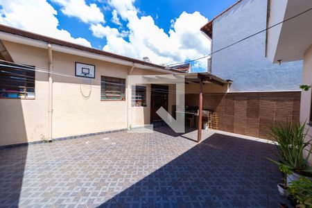 Casa à venda com 250m², 3 quartos e 3 vagas Casa à venda com 250m², 3 quartos e 3 vagasQuintal