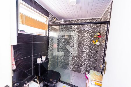 Casa à venda com 250m², 3 quartos e 3 vagas Casa à venda com 250m², 3 quartos e 3 vagasEdícula - Banheiro