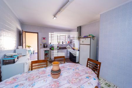 Casa à venda com 250m², 3 quartos e 3 vagas Casa à venda com 250m², 3 quartos e 3 vagasCozinha
