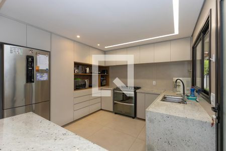 Casa de condomínio à venda com 233m², 4 quartos e 2 vagasCozinha