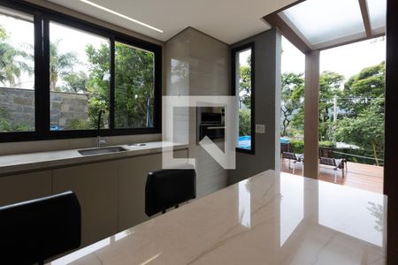 Casa de condomínio à venda com 233m², 4 quartos e 2 vagasCozinha