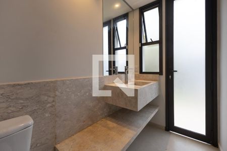 Casa de condomínio à venda com 233m², 4 quartos e 2 vagasLavabo