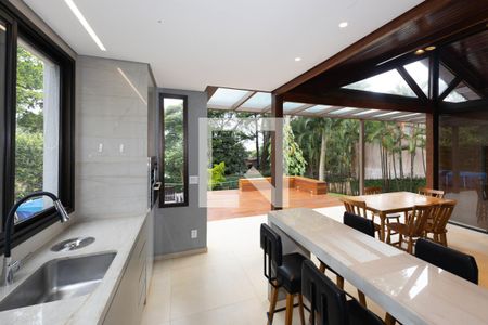 Casa de condomínio à venda com 233m², 4 quartos e 2 vagasCozinha