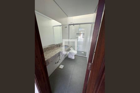 Casa à venda com 140m², 3 quartos e 4 vagas Casa à venda com 140m², 3 quartos e 4 vagasBanheiro