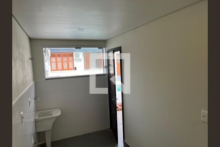 Casa à venda com 140m², 3 quartos e 4 vagas Casa à venda com 140m², 3 quartos e 4 vagasLavanderia