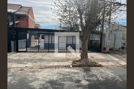 Casa à venda com 140m², 3 quartos e 4 vagas Casa à venda com 140m², 3 quartos e 4 vagasFachada