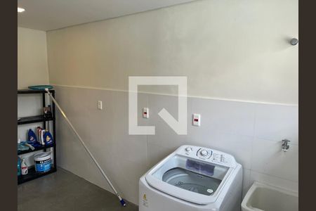 Casa à venda com 140m², 3 quartos e 4 vagas Casa à venda com 140m², 3 quartos e 4 vagasLavanderia