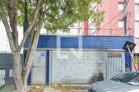 Casa para alugar com 35m², 2 quartos e sem vaga Casa para alugar com 35m², 2 quartos e sem vagaFachada