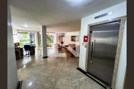 Apartamento à venda com 70m², 2 quartos e 1 vaga Apartamento à venda com 70m², 2 quartos e 1 vagaHall de entrada