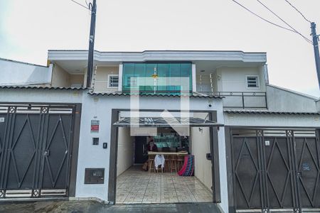 Casa à venda com 100m², 3 quartos e 2 vagasFachada