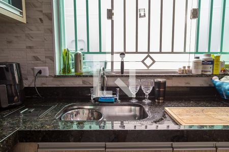 Casa à venda com 100m², 3 quartos e 2 vagasCozinha - Pia