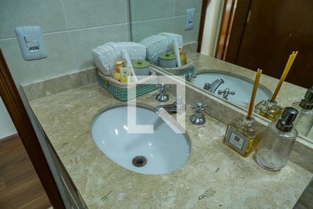 Casa à venda com 100m², 3 quartos e 2 vagasBanheiro Social - Pia