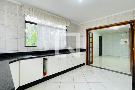 Casa à venda com 230m², 3 quartos e 2 vagasCozinha