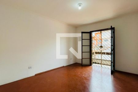 Casa à venda com 230m², 3 quartos e 2 vagasSuíte