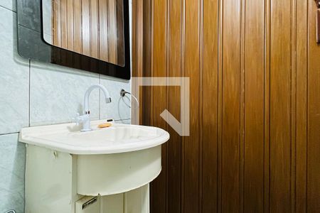 Casa à venda com 230m², 3 quartos e 2 vagasLavabo