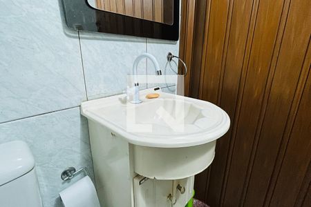 Casa à venda com 230m², 3 quartos e 2 vagasLavabo