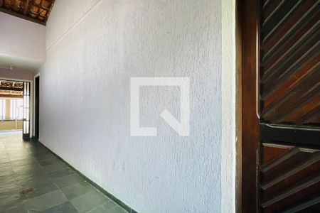 Casa à venda com 230m², 3 quartos e 2 vagasÁrea externa