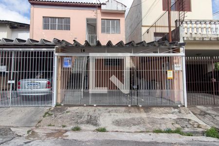 Casa para alugar com 50m², 2 quartos e 1 vaga Casa para alugar com 50m², 2 quartos e 1 vagaFachada