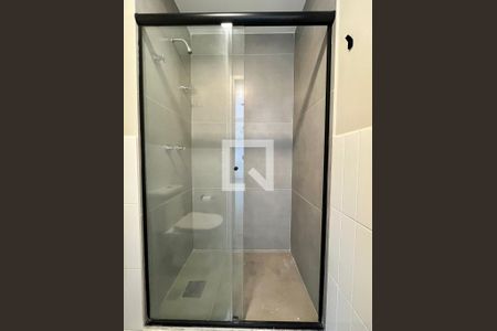 Banheiro social de apartamento à venda com 1 quarto, 33m² em Parque Industrial, Campinas